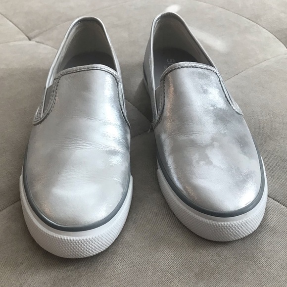 sperry silver sneakers